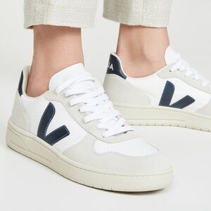 Veja V-10 suede and mesh - navy and white with box